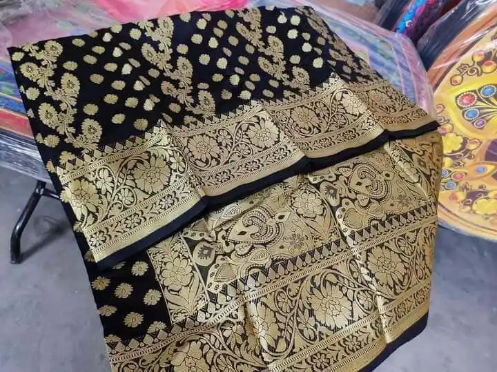 শাড়ী